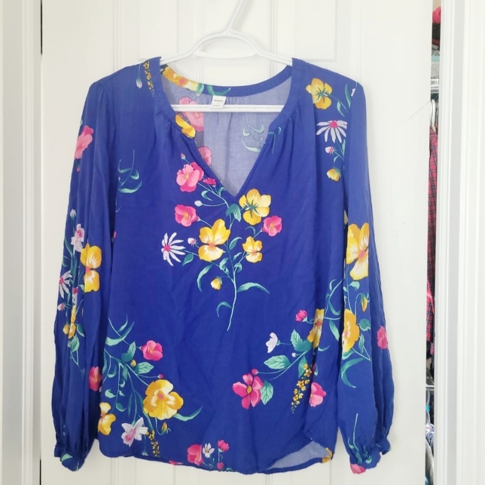 Old Navy Elegant Floral Blue Blouse Size M